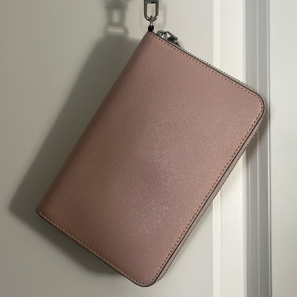Halogen wristlet